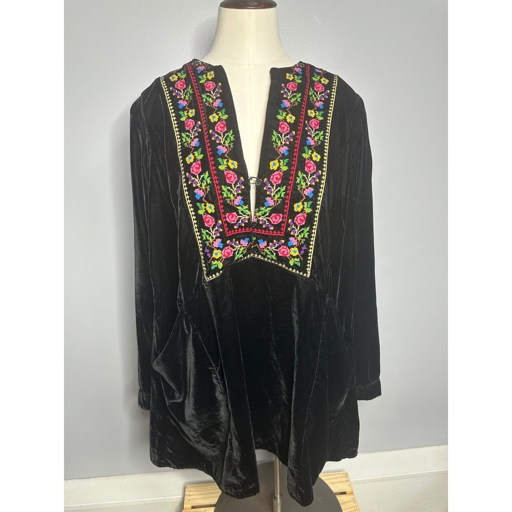 Free People Black Velvet Embroidered Floral Tunic Top V-Neck Long Sleeve Small